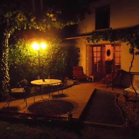 43 Rue Des Quarts Bed & Breakfast Menesplet Exterior photo